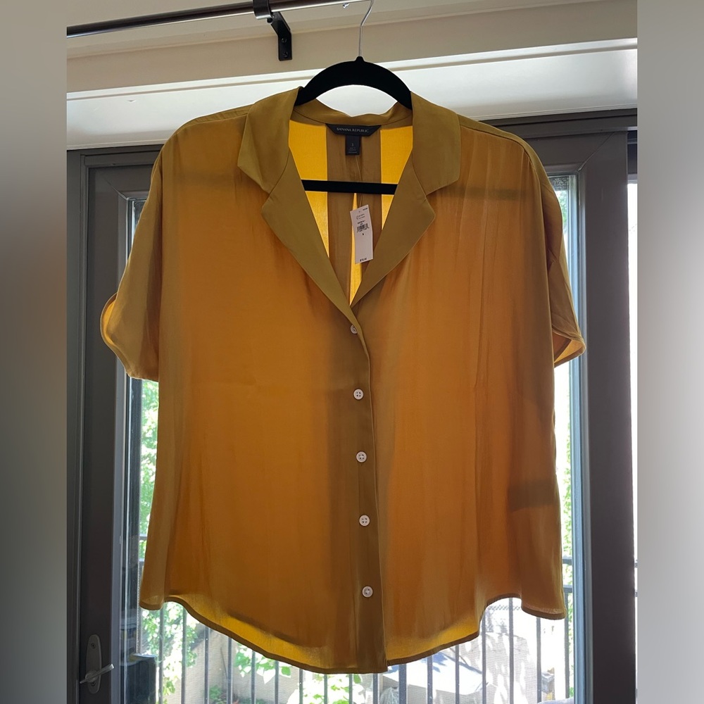 Golden blouse - Picture 2 of 3